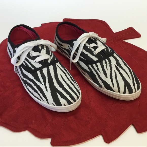 New Fun Sneakers.  Sole Mates. - Picture 4 of 8